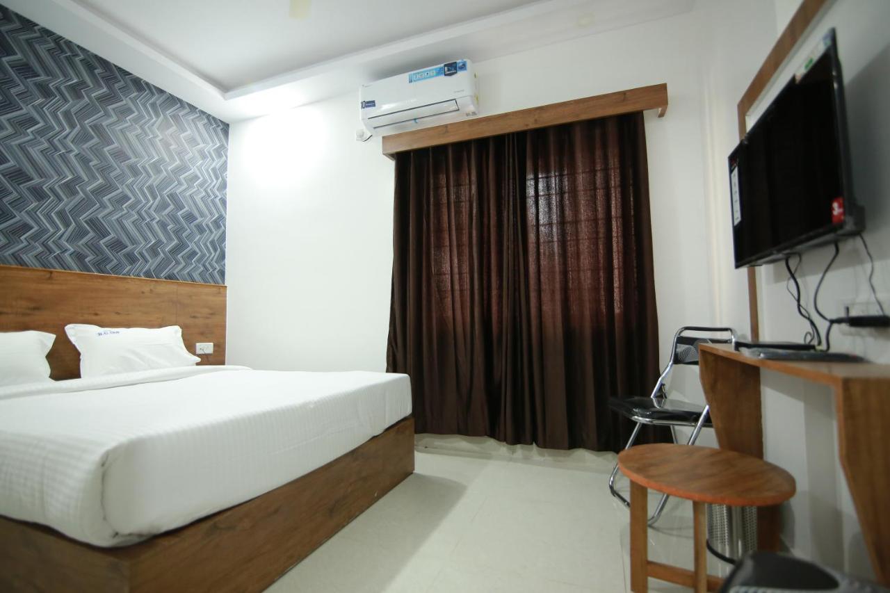 Hotel BG Inn Bangalore Exterior foto