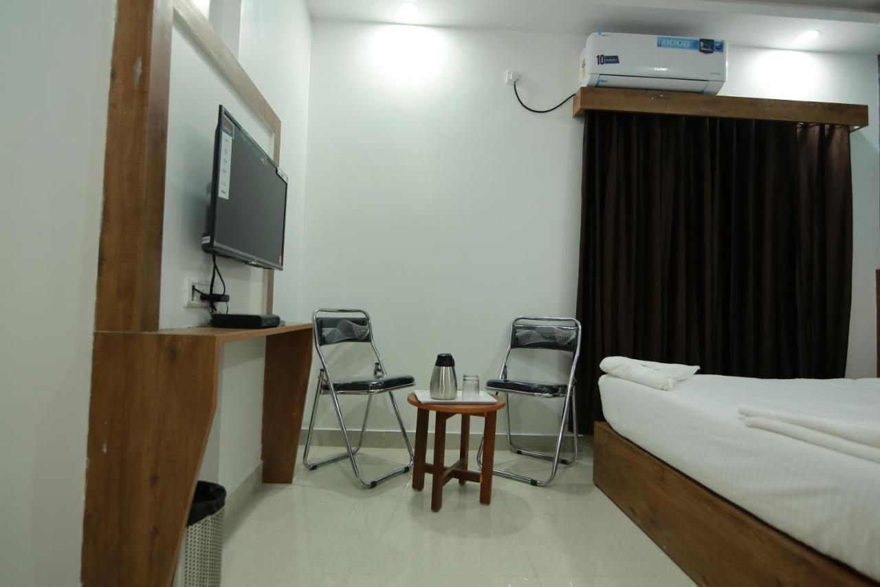 Hotel BG Inn Bangalore Exterior foto